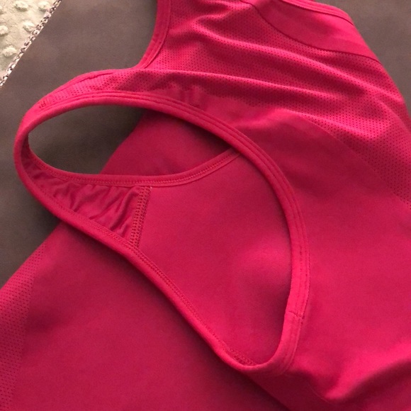 nwot - NIKE top - Picture 4 of 9